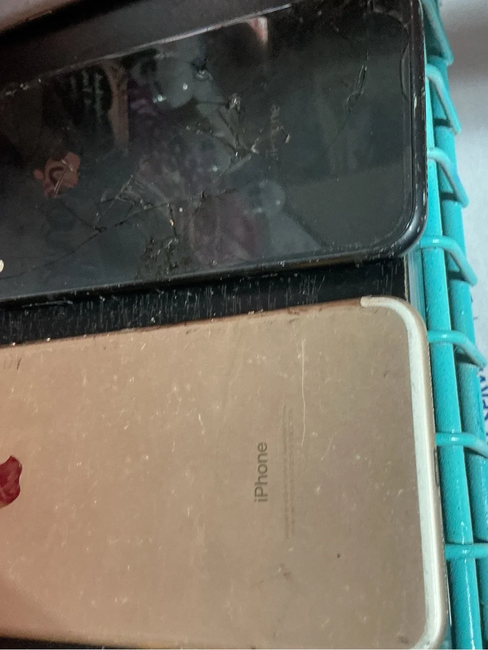 4 broken iPhones 4 broken iPhones see pictures pictures